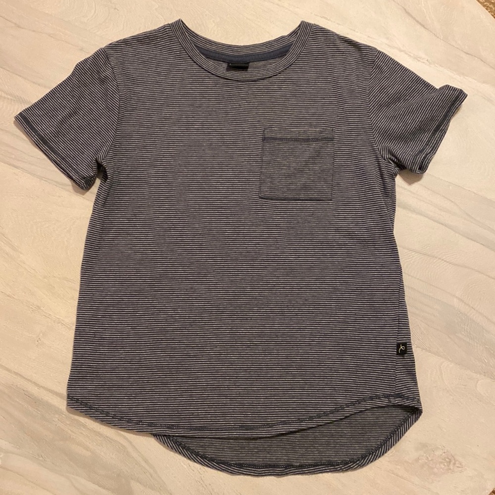 Boys pocket tee, dark blue, size M(8-10)
